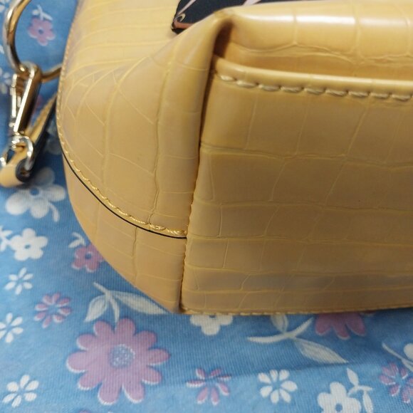 3122 Medium Ann Klein Cross Body Shoulder Bag In Gold and Black - Picture 13 of 13